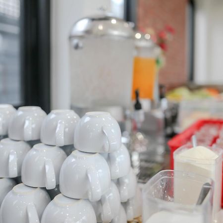 Life Grand Chiang Mai Hotel Екстериор снимка