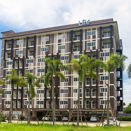 Life Grand Chiang Mai Hotel Екстериор снимка