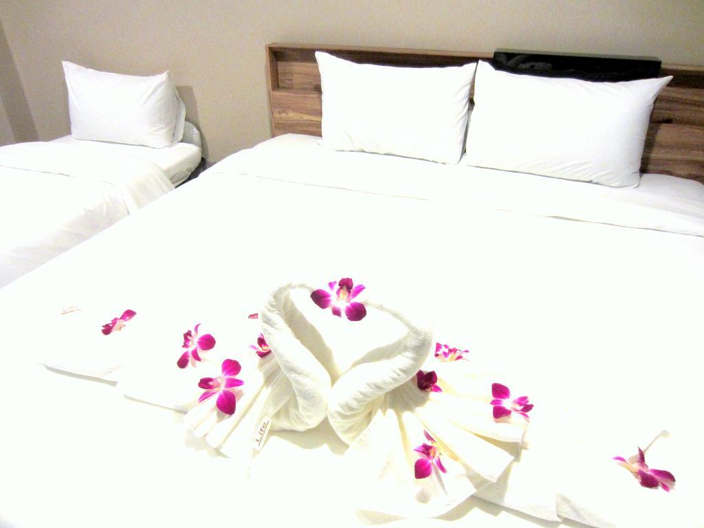 Life Grand Chiang Mai Hotel Екстериор снимка