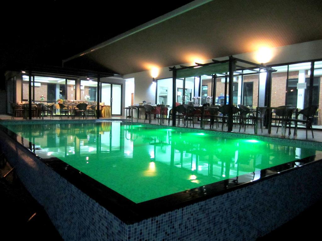 Life Grand Chiang Mai Hotel Екстериор снимка