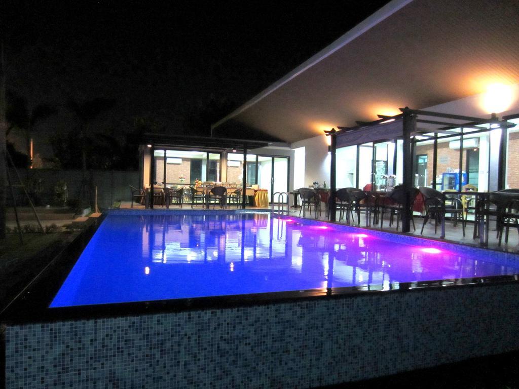Life Grand Chiang Mai Hotel Екстериор снимка