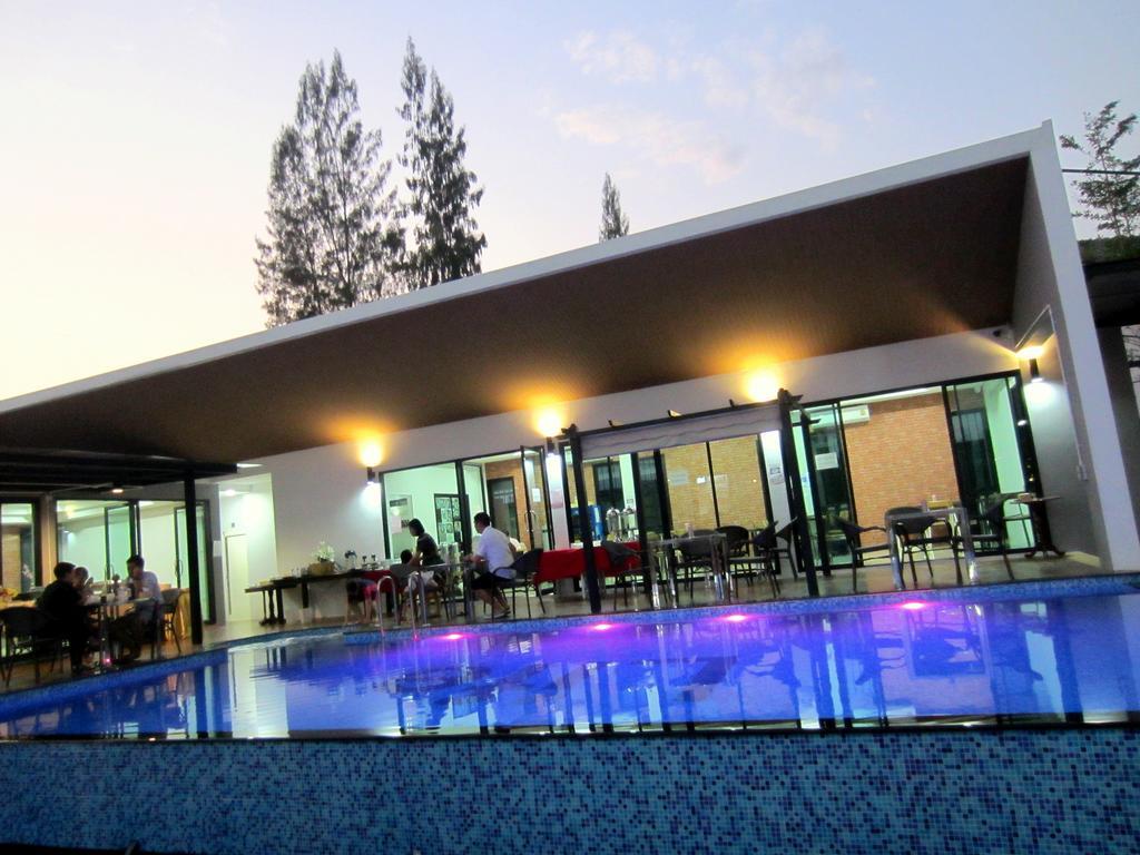Life Grand Chiang Mai Hotel Екстериор снимка