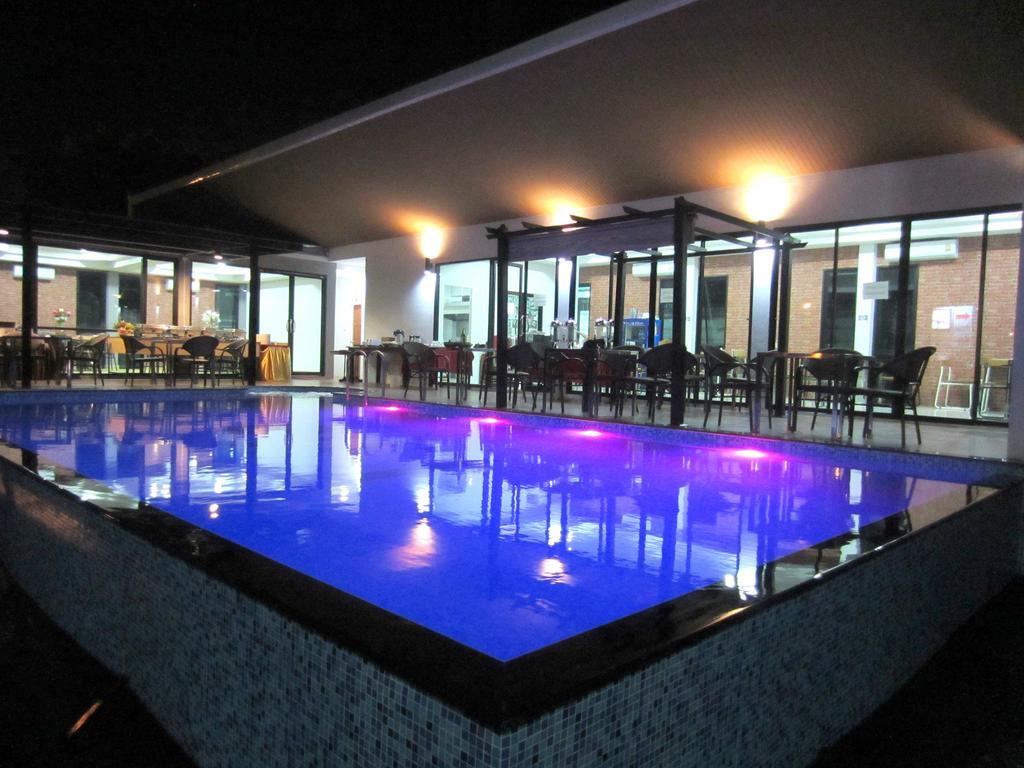Life Grand Chiang Mai Hotel Екстериор снимка