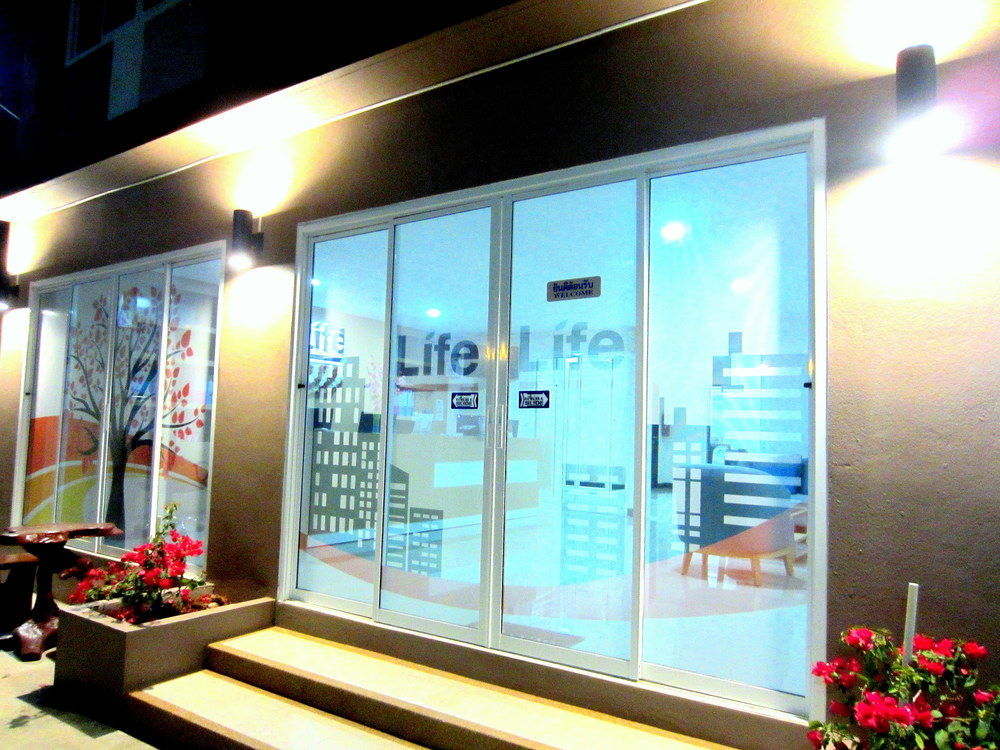 Life Grand Chiang Mai Hotel Екстериор снимка