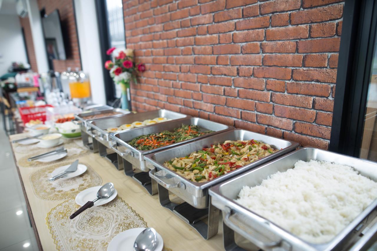 Life Grand Chiang Mai Hotel Екстериор снимка