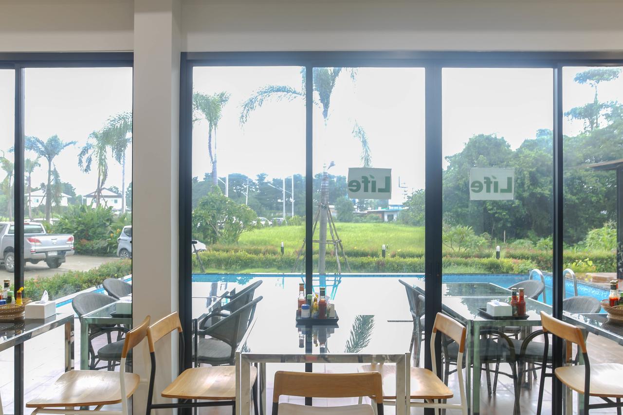 Life Grand Chiang Mai Hotel Екстериор снимка