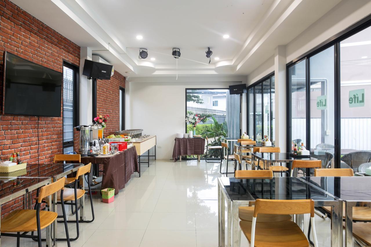 Life Grand Chiang Mai Hotel Екстериор снимка
