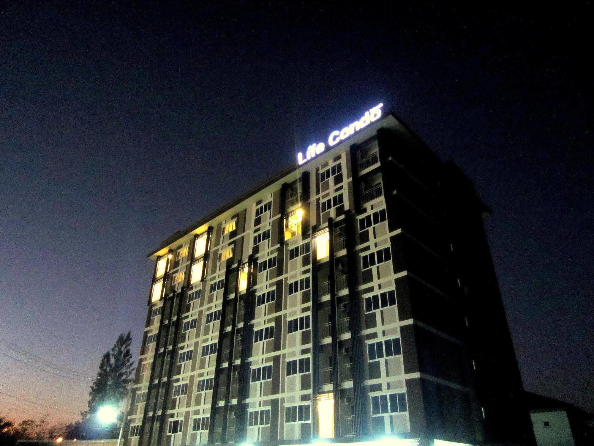 Life Grand Chiang Mai Hotel Екстериор снимка